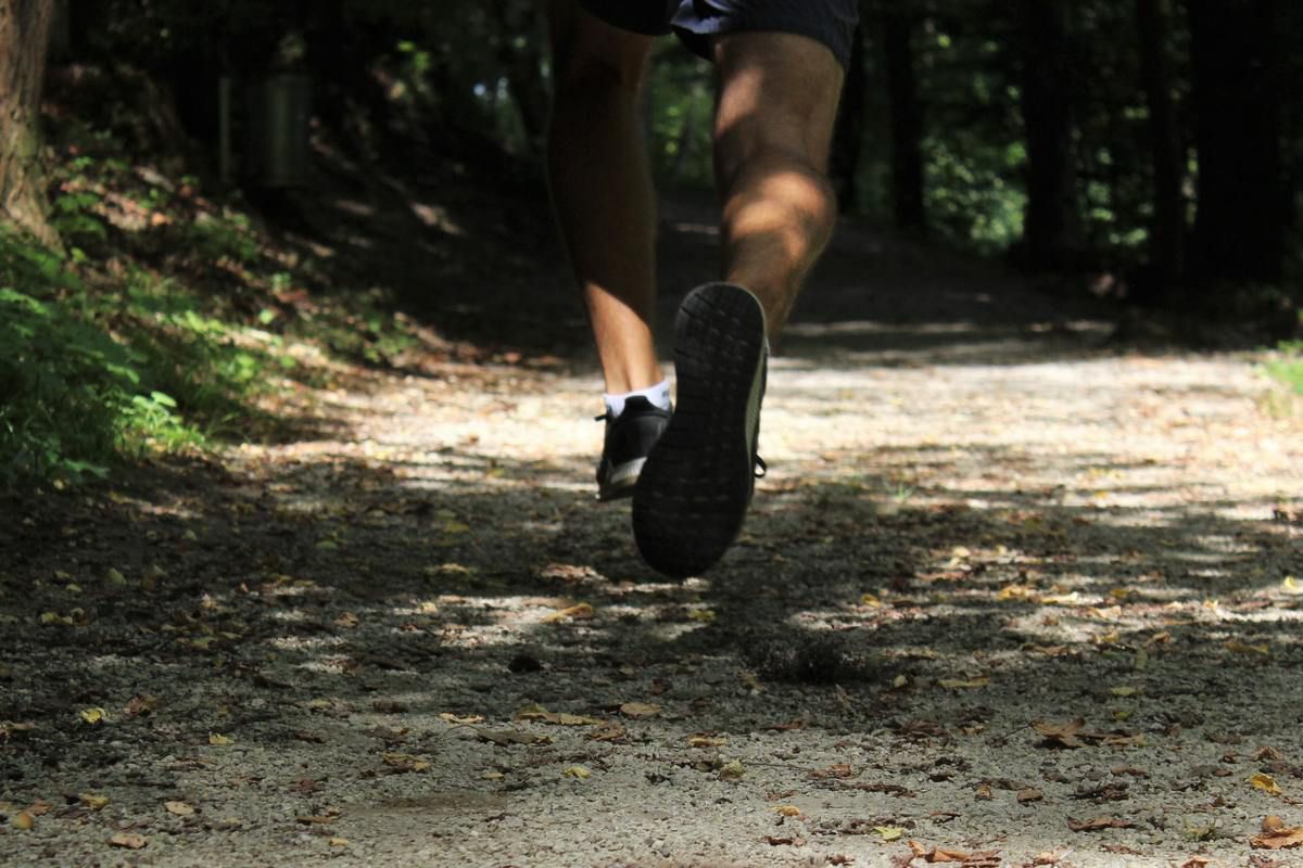 Міфи і правда про біг — поради легкоатлета. Чому так важливо бігати і як же почати тренування?