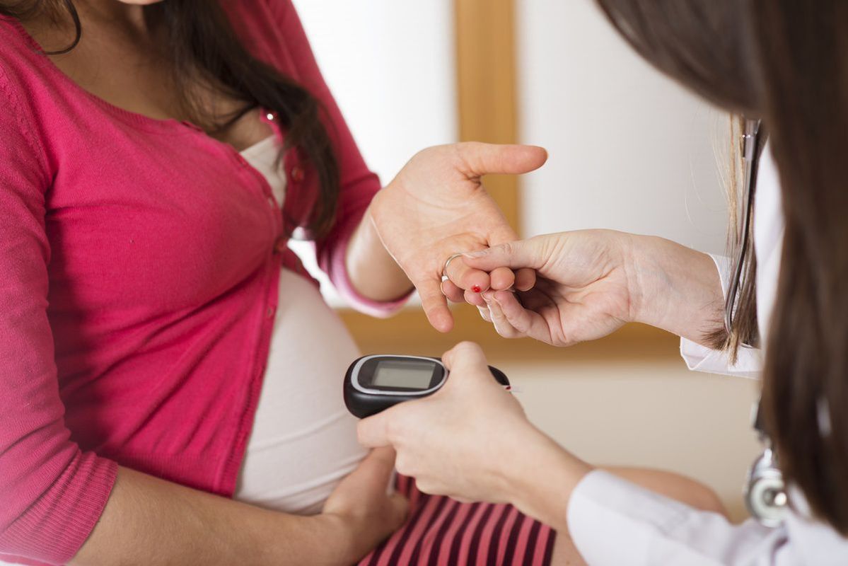 Ці 8 ознак можуть говорити про розвиток у жінки гестаційного діабету. Гестаційний діабет можна виявити за кількома ознаками.