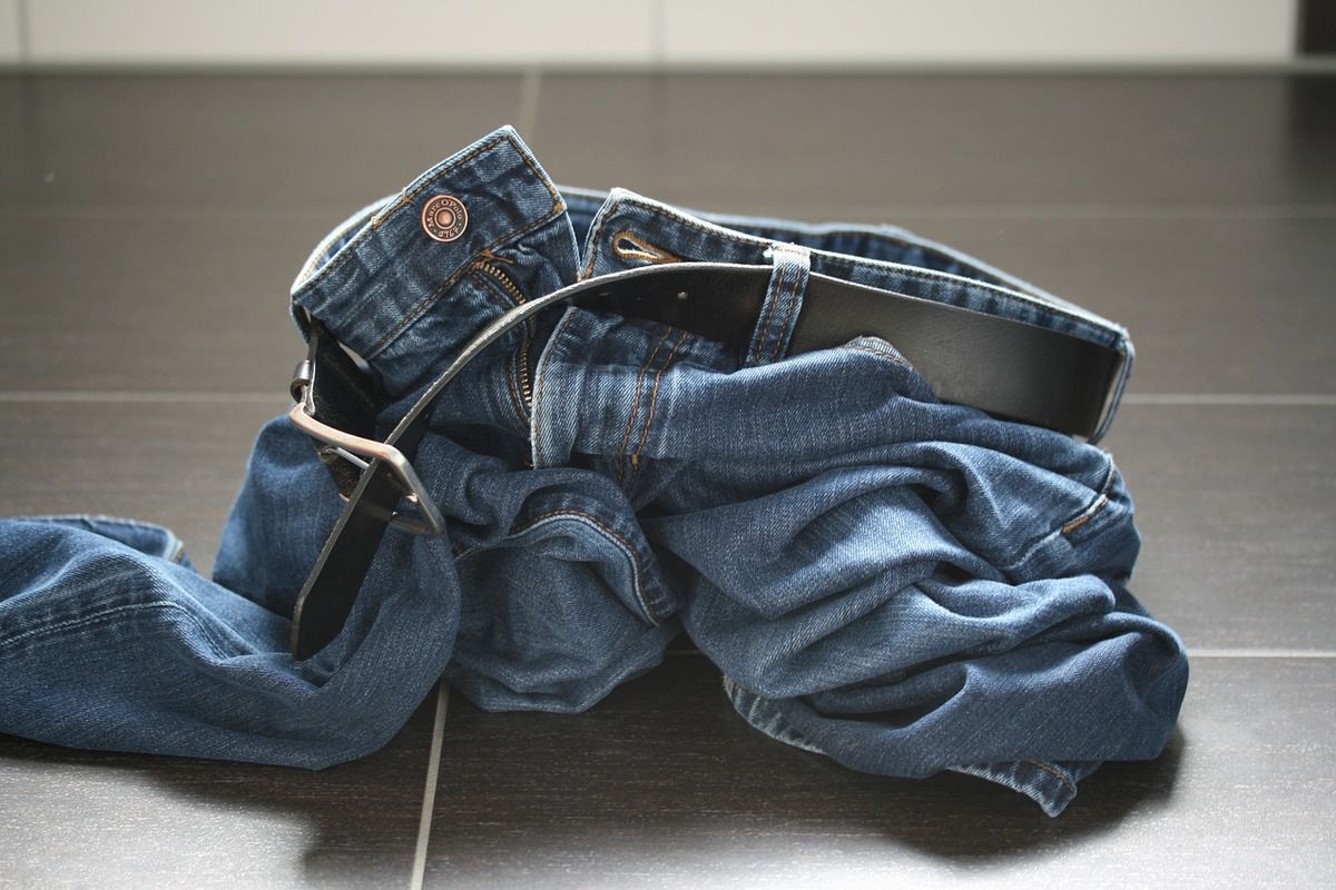 Помилки при покупці джинсів, через які вони погано сидять на вас. Як придбати ідеальні джинси.