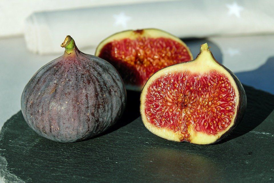 5 осінніх фруктів, які будуть дуже доречними для покращення здоров'я. Восени можна досить смачно зміцнити імунітет.