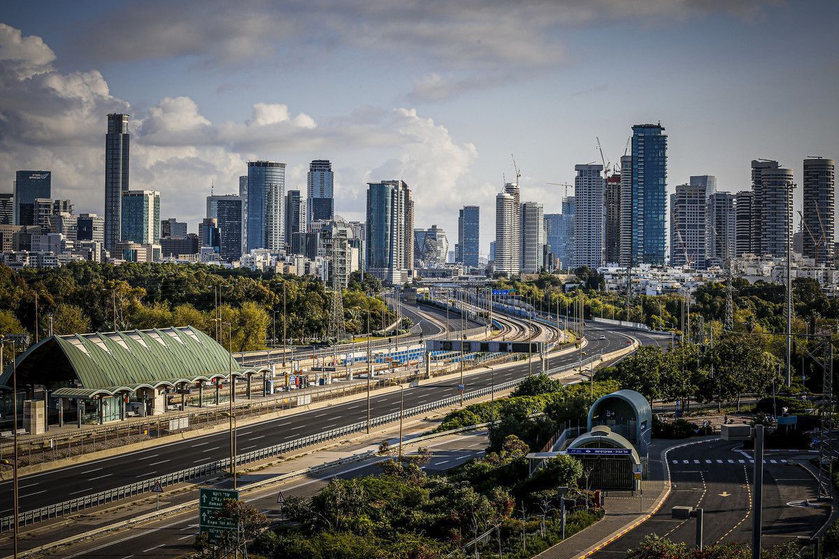 У Тель-Авіві побудована дорога з бездротовою зарядкою. Розробка допоможе поліпшити якість повітря в місті.
