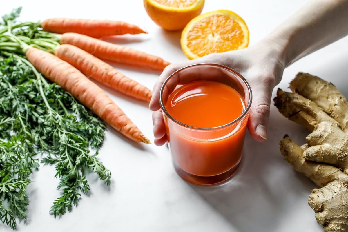 У чому користь морквяного фрешу, та як правильно його пити. Діставайте соковидавлювач!