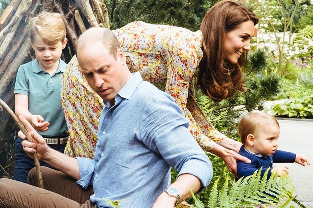 Кенсінгтонський палац оприлюднив нові фото принца Вільяма з дружиною і дітьми. Кейт Міддлтон і принц Вільям опублікували нові сімейні знімки.