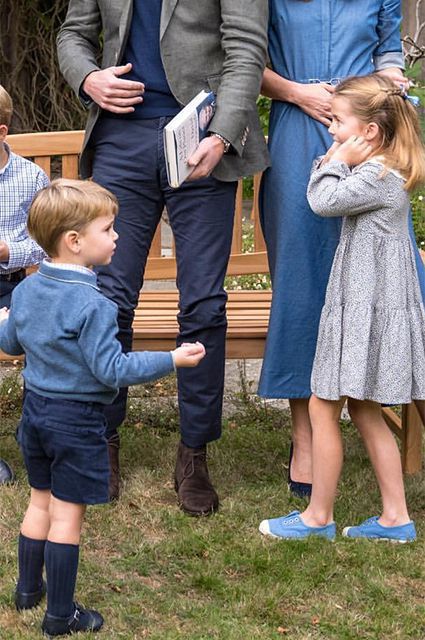 Кенсінгтонський палац оприлюднив нові фото принца Вільяма з дружиною і дітьми. Кейт Міддлтон і принц Вільям опублікували нові сімейні знімки.