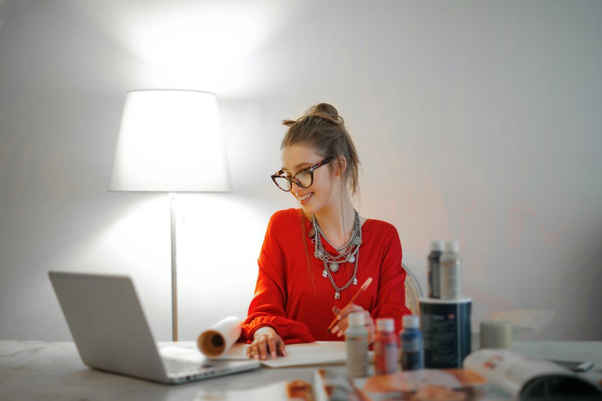 9 простих порад, які зроблять ваш робочий "віддалений" день по-справжньому робочим. Лайфаки продуктивності, які допоможуть вам успішно працювати вдома.
