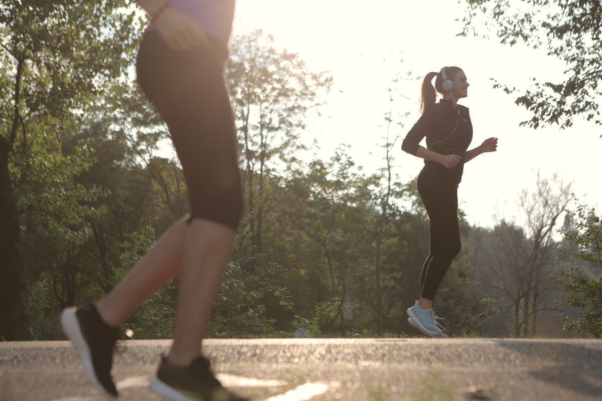 Обираємо оптимальний час для пробіжок. Регулярні пробіжки сьогодні є частиною життя мільйонів людей. У зв'язку з цим багатьох цікавить, коли найкраще бігати для схуднення або оздоровлення.