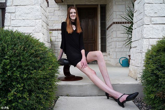 Нова рекордсменка: у 17-річної дівчини, зріст якої 208 см, вже найдовші ноги у світі. Юна американка перевершила рекорд Катерини Лісіної по довжині ніг.