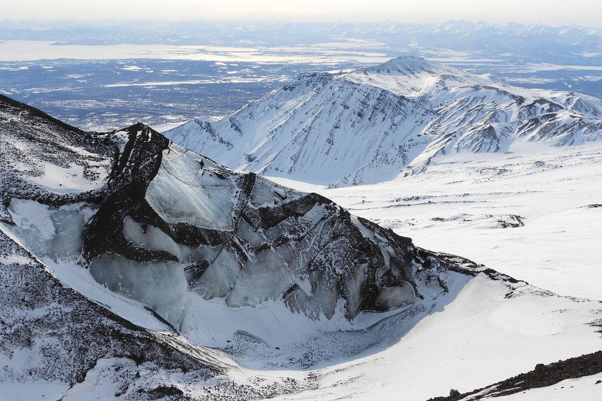 Вчені попереджають: найактивніший вулкан Ісландії на межі виверження. На цей час вулкан повністю покритий льодом.