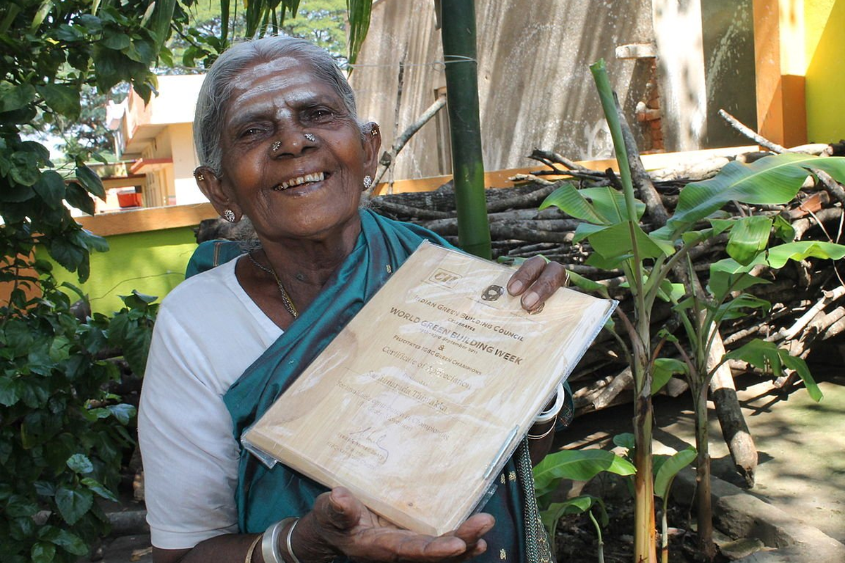 109-річна жінка висадила понад 8000 дерев в посушливій землі в Індії. Саалумарада Тімакка займається улюбленою справою більше 65 років.