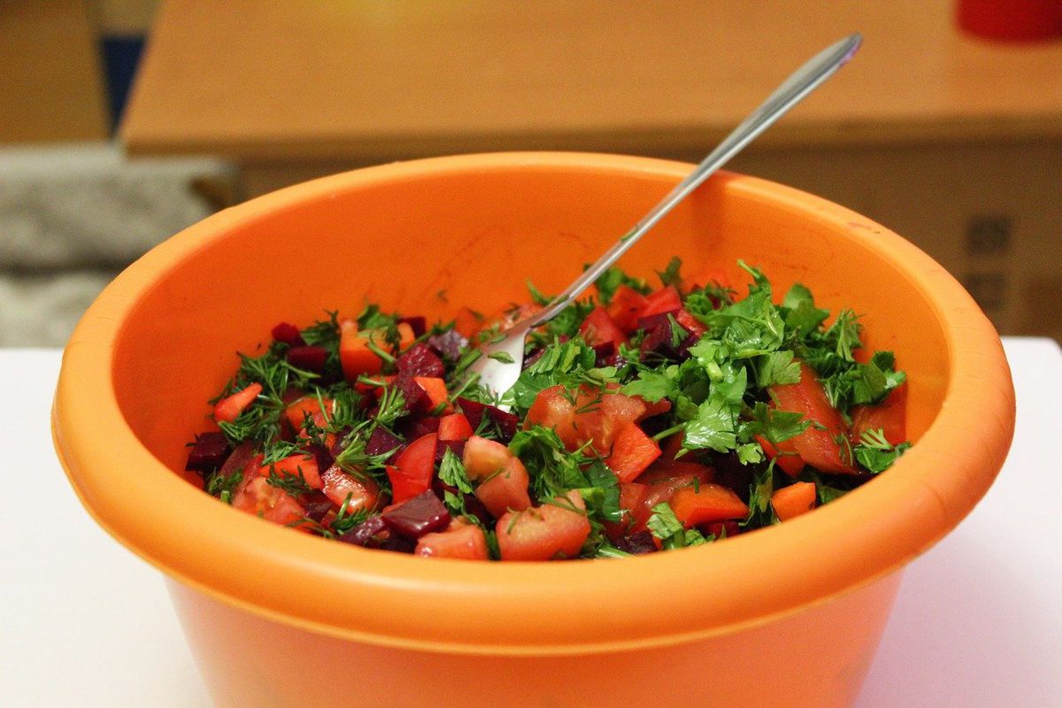 3 нових рецептів салатів з буряка. Вітаміни можуть бути дуже смачними!