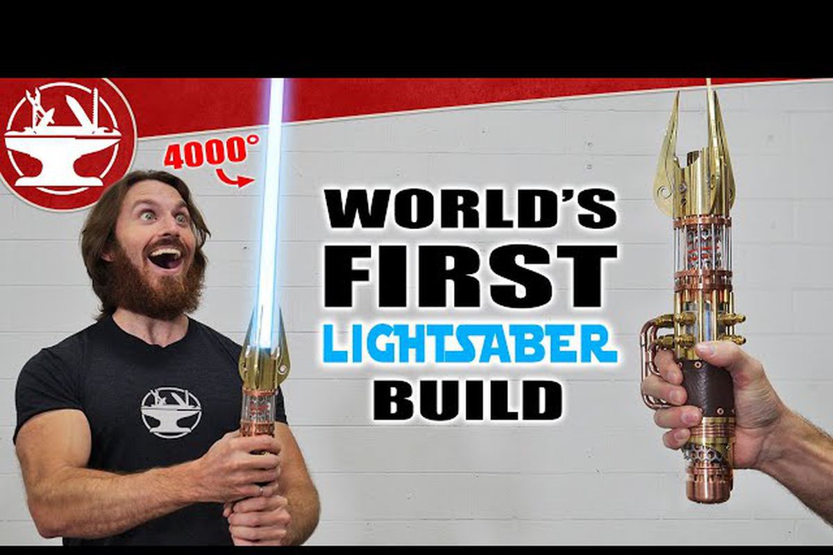 Як у джедая: канадський винахідник створив справжній світловий меч із "Зоряних воєн". Інженер та блогер створив світловий меч, який працює на пропані і має температуру клинка 2200 градусів.