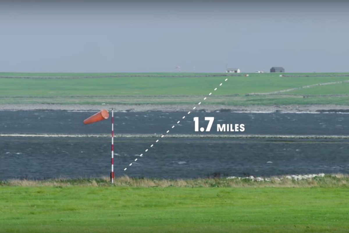 Політ тривалістю 1 хв 20 секунд: офіційний найкоротший авіарейс у світі. Довжина рейсу шотландської авіакомпанії всього 2700 метрів.