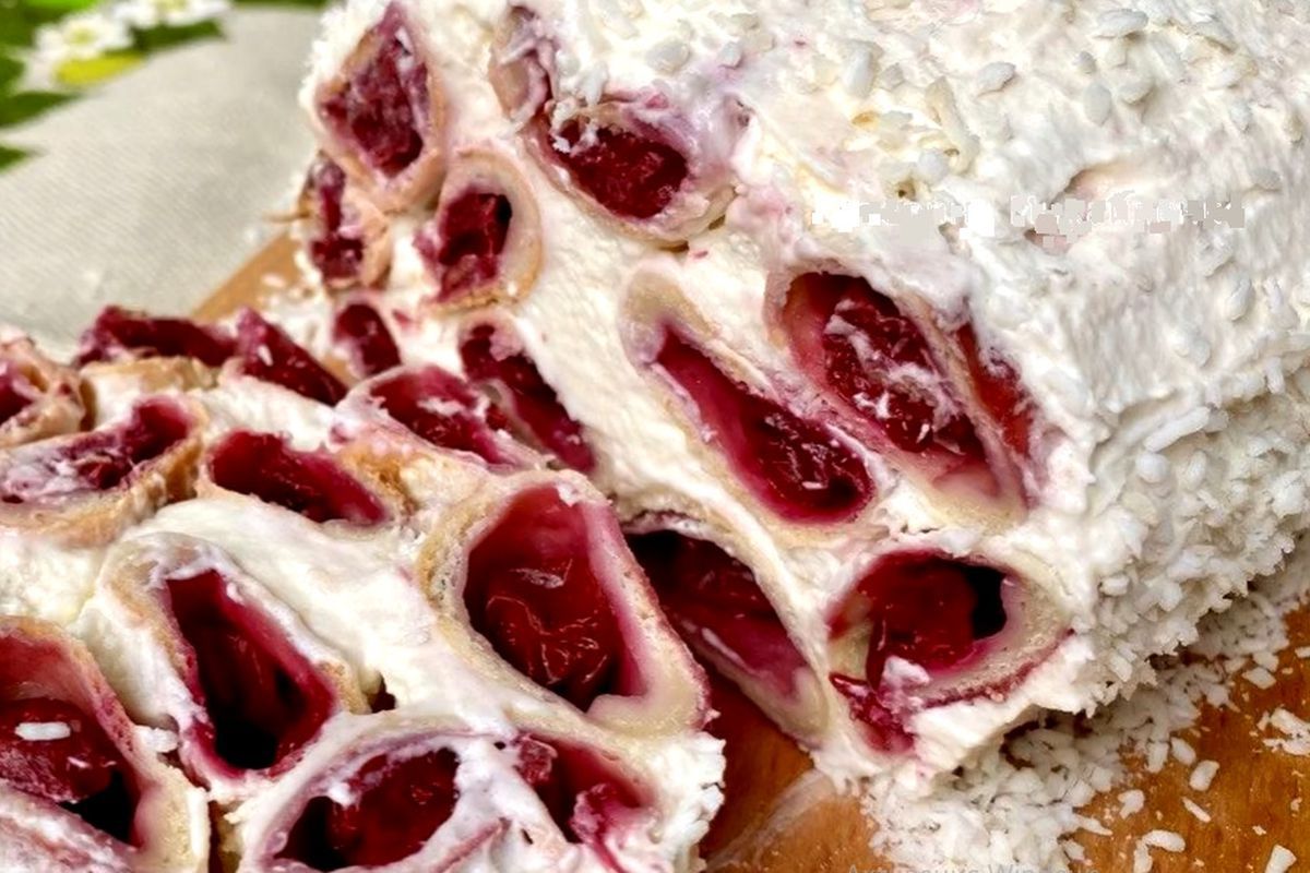 Торт "Дрова під снігом" по-новому! Виходить дуже смачним, з яскравим вишневим смаком. Забутий рецепт смачного торта!