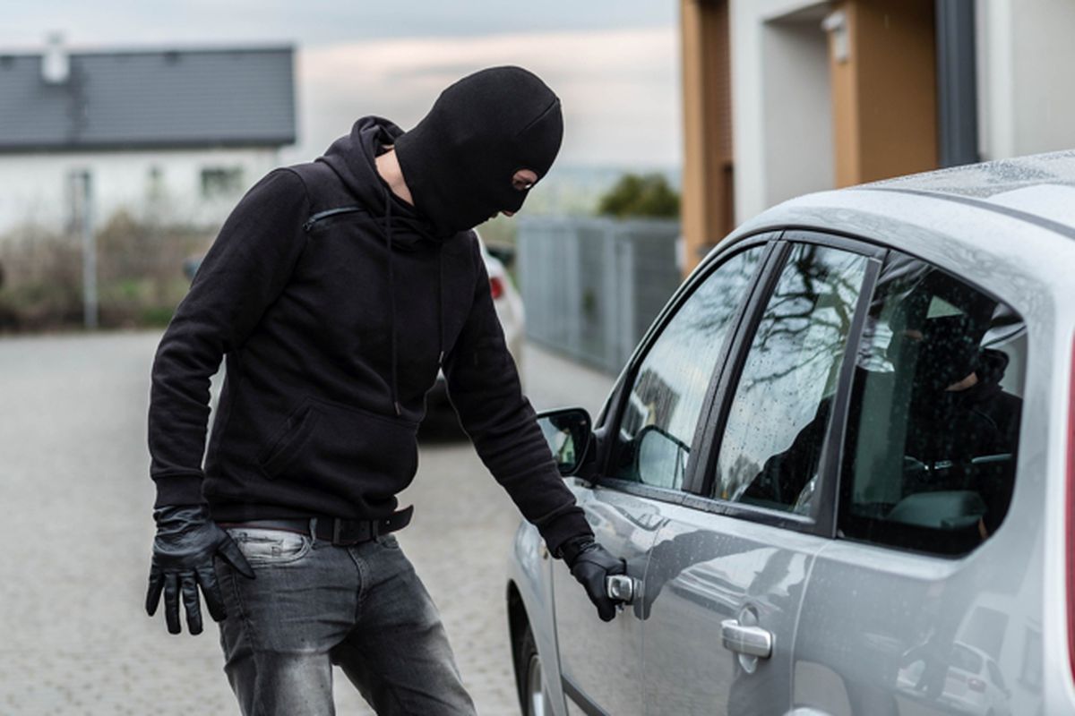 Що злочинці крадуть з автомобілів найчастіше, та як цьому запобігти. Автовласникам на замітку!