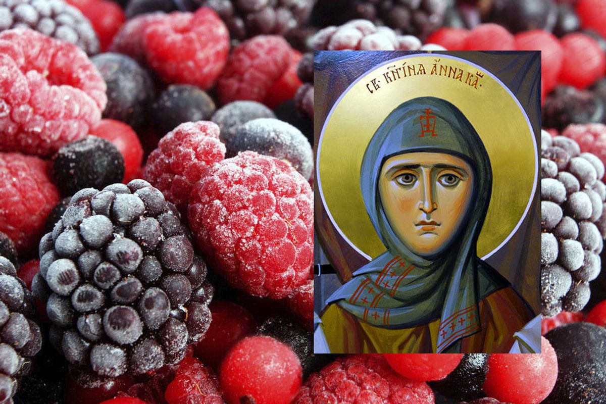 16 листопада — Анна Холодна: історія, традиції та прикмети свята. У цей день на Русі було заведено ласувати замороженими ягодами.