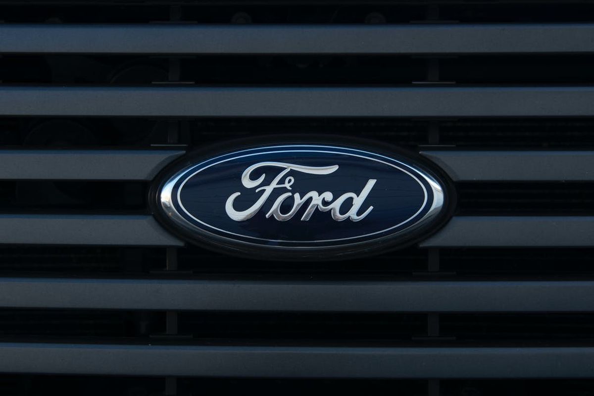 Ford випустить бюджетний електромобіль всього за 20 000 доларів. Через таку доступну ціну Ford уже не може змагатися з Tesla, Porsche і Mercedes.