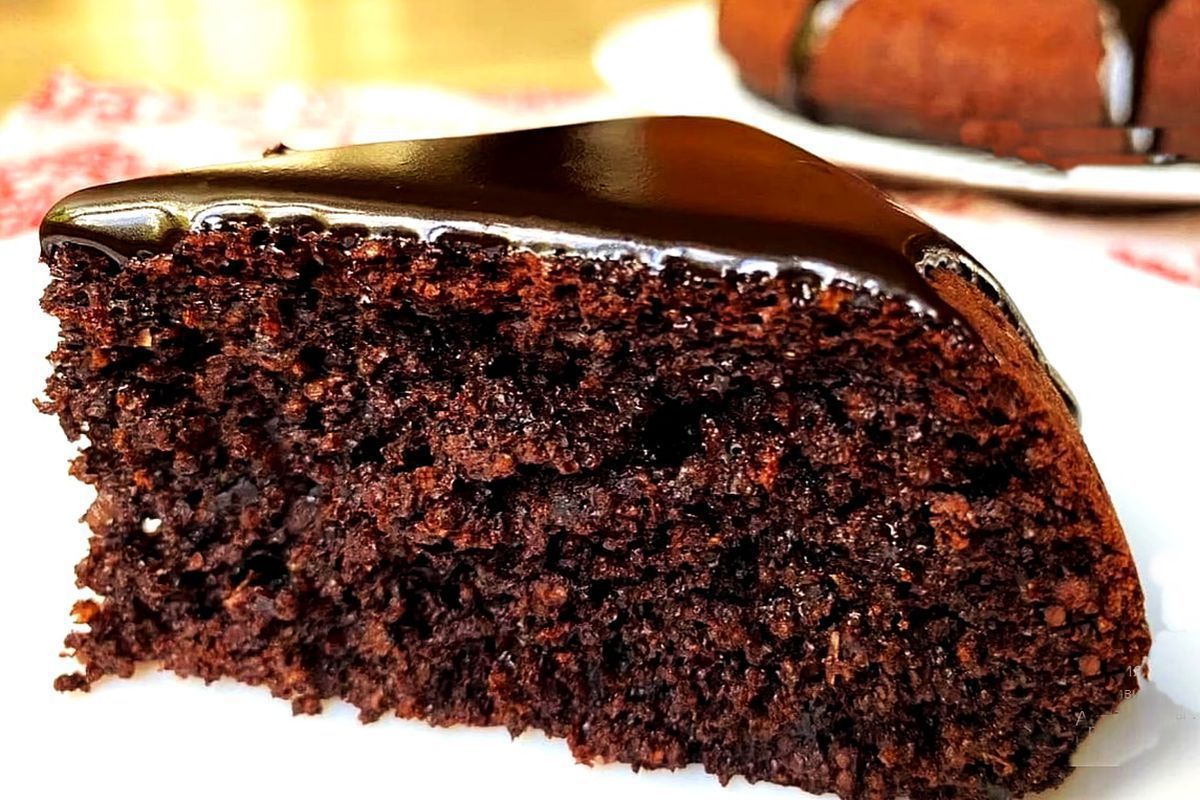"А-ля Брауні": шоколадний пиріг на сковороді, який приготувати зможе кожен. Смачна випічка без використання духовки.