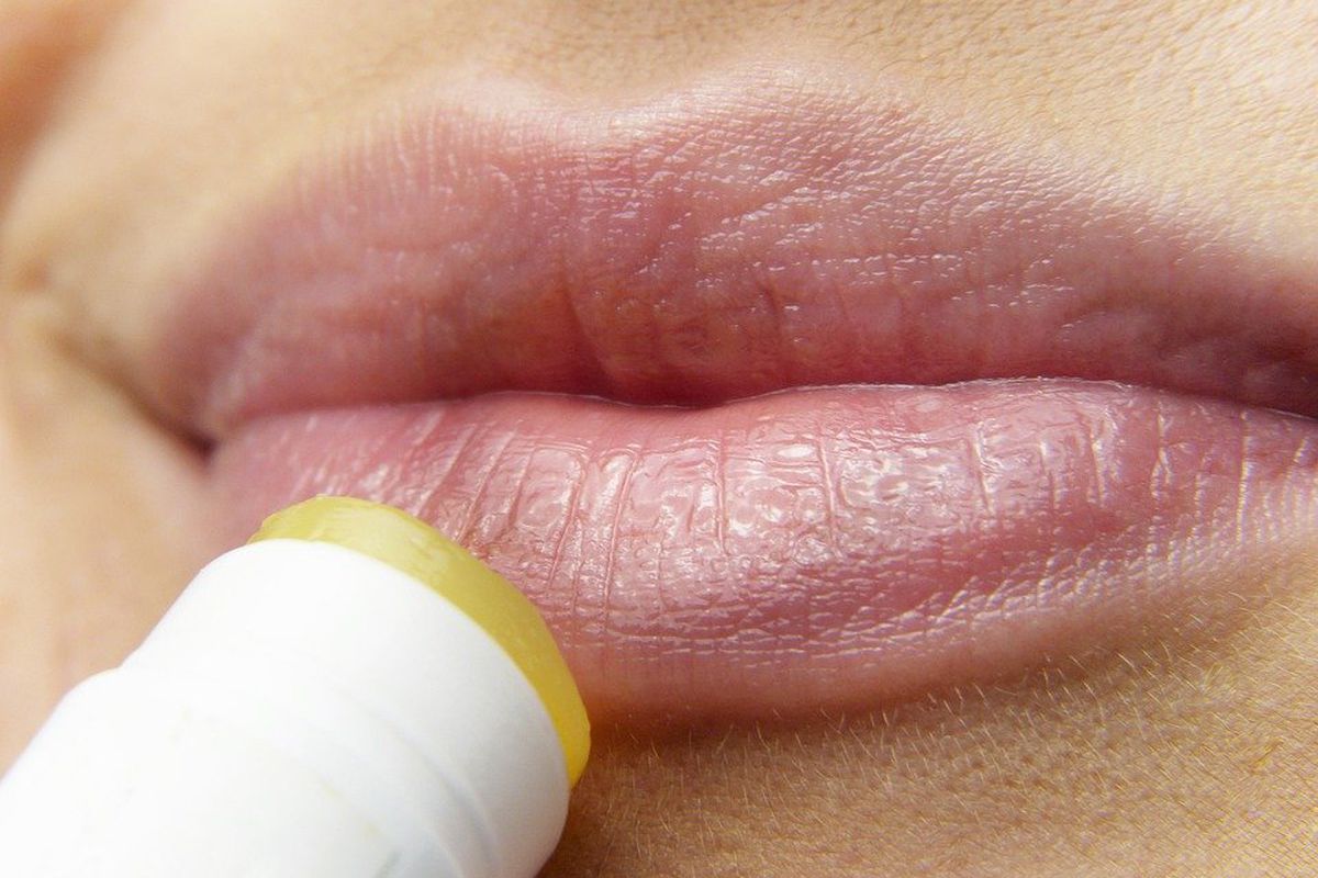Як розгладити шкіру губ і зробити їх більш привабливими в будь-якому віці. Ці рекомендації неодмінно підуть вам на користь.
