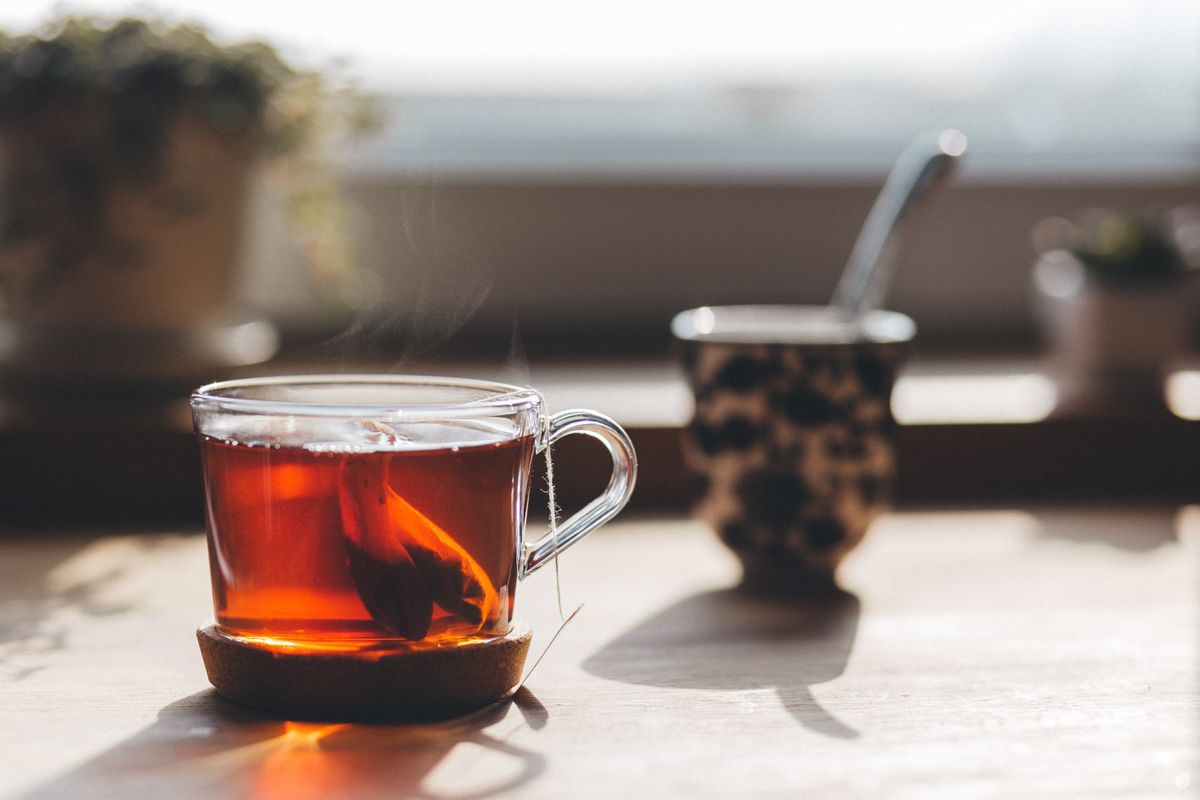 Експерти виявили, чому дешевий чай завдає багато шкоди здоров'ю людей. Варто купувати лише якісний чай.