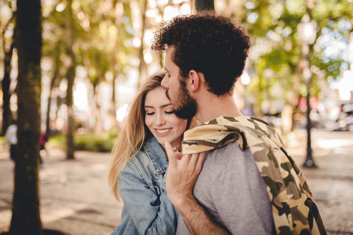 Чоловік ніколи не зверне уваги на ці 5 помилок, якщо дійсно закоханий у вас. Для люблячого партнера вони не мають жодного значення.