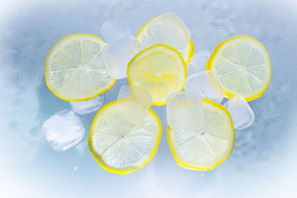 Чим корисний заморожений лимон для здоров'я людини і як його правильно вживати. Як заморозити лимони.