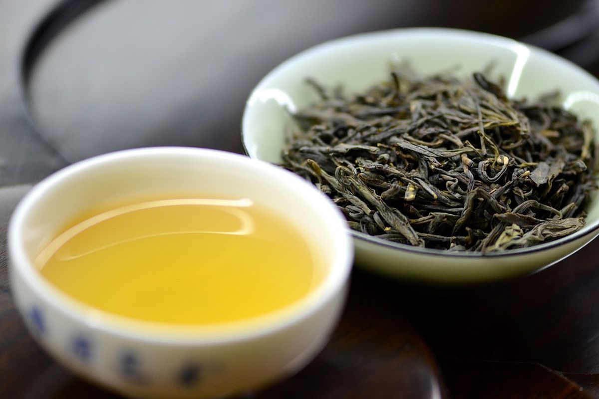 Якими корисними властивостями володіє жовтий чай та як їх зберегти при заварюванні. Цілющі властивості жовтого чаю.