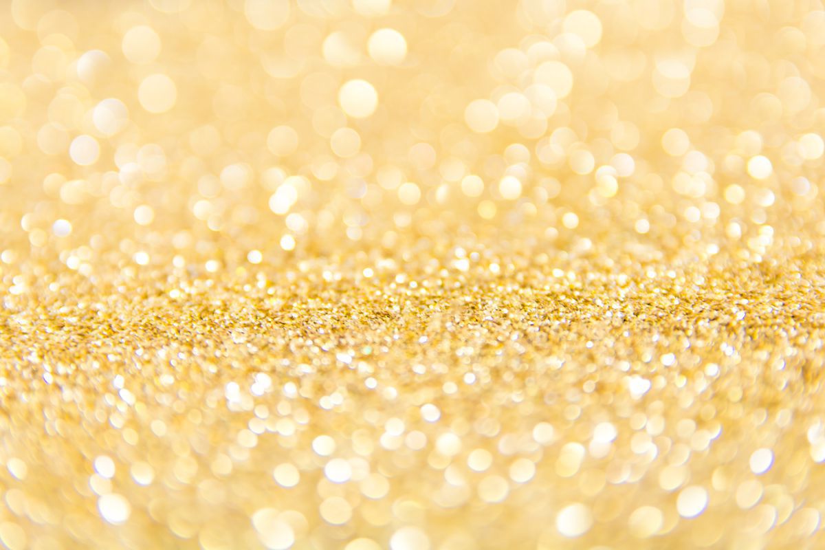 Вчені виявили, що золото має протимікробні властивості. Патогенні мікроорганізми гинуть під час контакту з золотом.