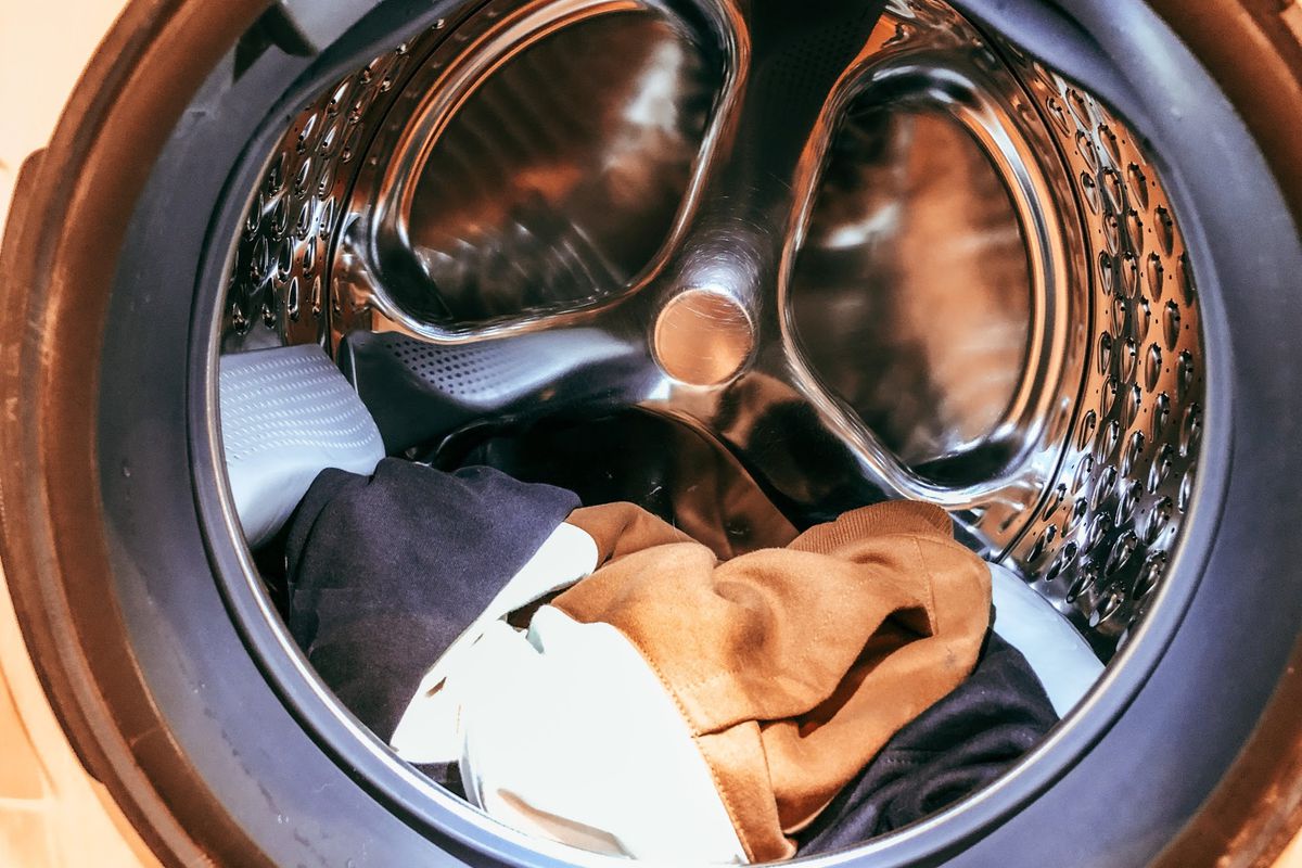 Через ці помилки під час прання ваші речі можуть бути зіпсованими. Навіть під час прання можна припуститися помилок.