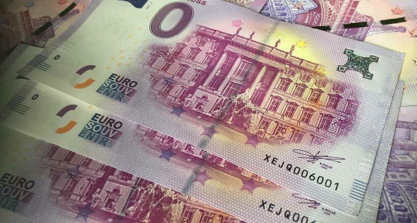 У Європі стали випускати банкноти в нуль Євро — розповідаємо для чого. Хто її випускає і навіщо.