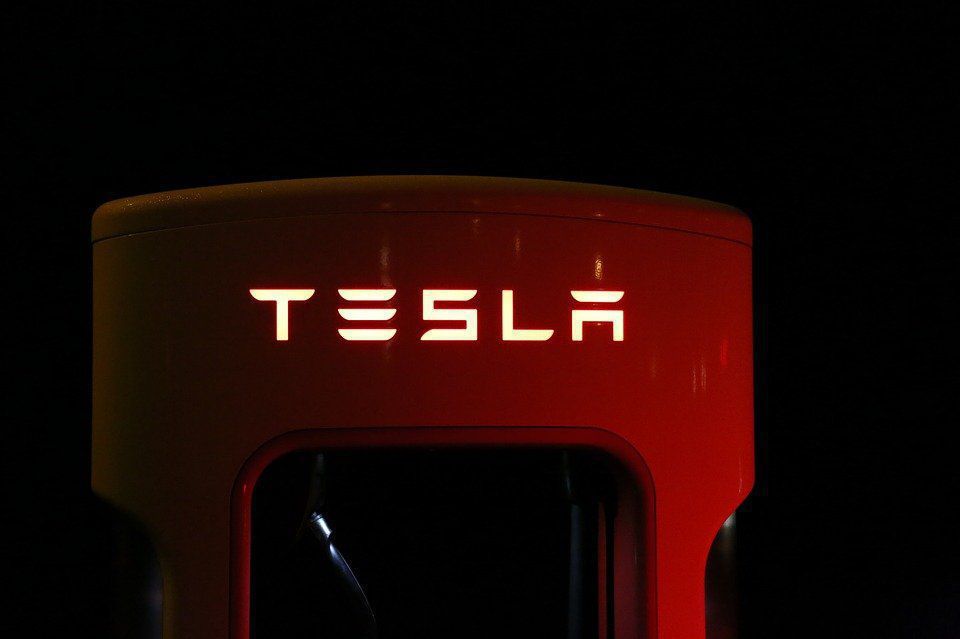 Стало відомо, скільки грошей заробила компанія Tesla у 2020-му році. Прибуток помітно зріс.