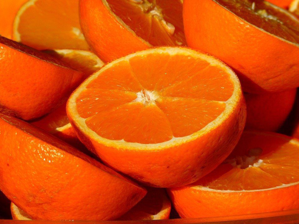 Як відрізнити і вибрати солодкий і запашний сорт апельсина. Лайфхаки при виборі солодкого фрукта.