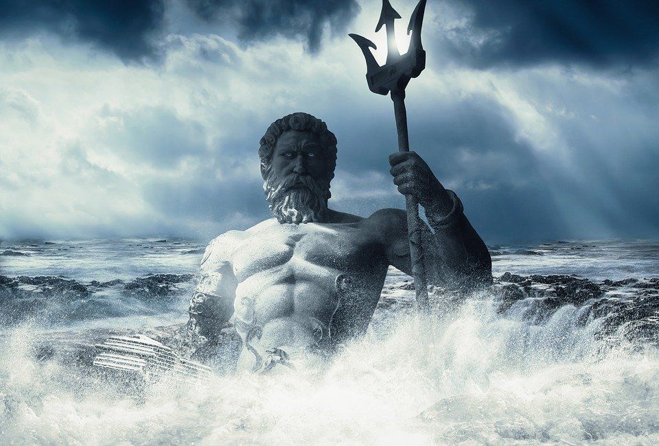 Фотограф знімав океан, під час шторму у Франції, і побачив в хвилях обличчя Посейдона. "Грецького бога" помітили в Біскайській затоці.