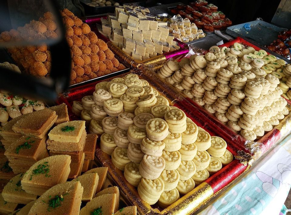 ТОП-7 найбільш популярних солодощів та десертів в Індії. Вони ладні здивувати навіть найзатятіших ласунів.