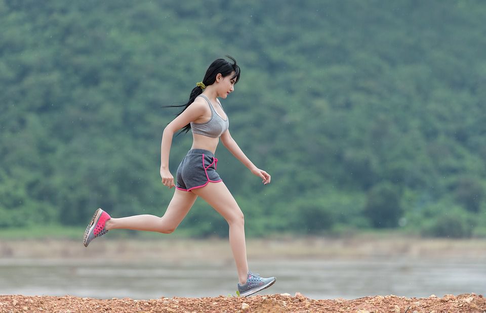 Виконуйте ці дві вправи щодня, щоб зробити свої ноги красивими максимально швидко. Головне — не пропускати тренування.