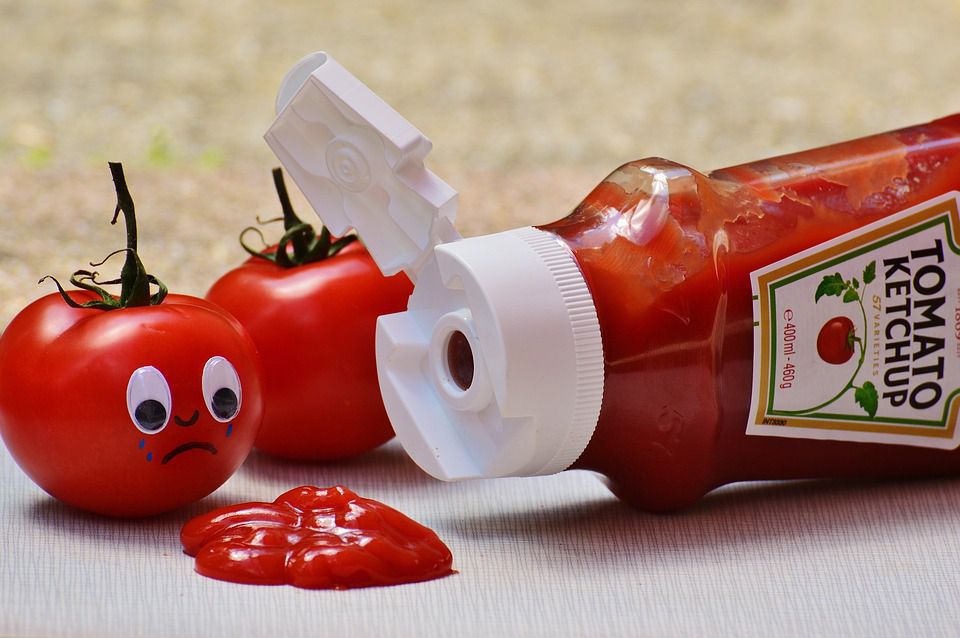Кетчуп страшно калорійний і інші міфи про популярний соус. Не такий кетчуп страшний, як нам малюють прихильники здорового харчування.