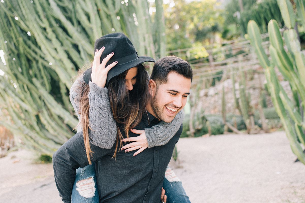 5 простих кроків, які зроблять ваші відносини щасливими. Щастя у відносинах можна досягти за допомогою 5 кроків.