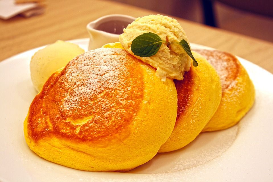 Японські панкейки на сковороді до Масляної. Секрет цього десерту криється в особливому приготуванні тіста.