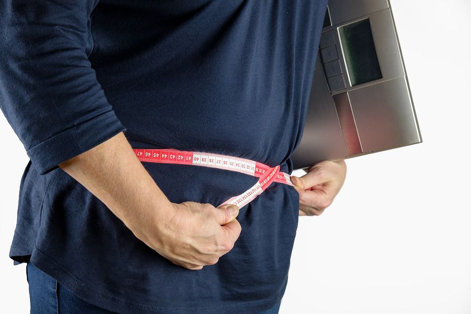 Виявляється, переривчасте голодування не допоможе позбутися жиру на животі. Вісцеральний жир навіть може розвинути опір голодуванню.