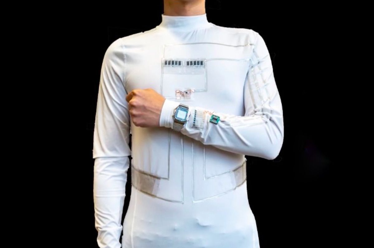 «Розумна» сорочка буде створювати електроенергію від рухів людини. Пристрій на тілі людини збирає енергію для живлення гаджетів.