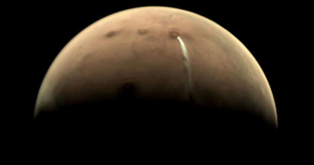 Вчені розкрили таємницю величезної марсіанської хмари. Явище має орографічну природу.