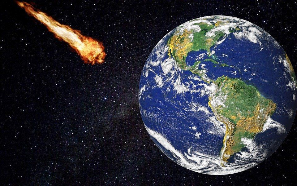 У кінці тижня повз Землю пролетить гігантський астероїд — прогнози NASA. Учені класифікують астероїд як потенційно-небезпечний, однак загрози зіткнення з нашою планетою немає.