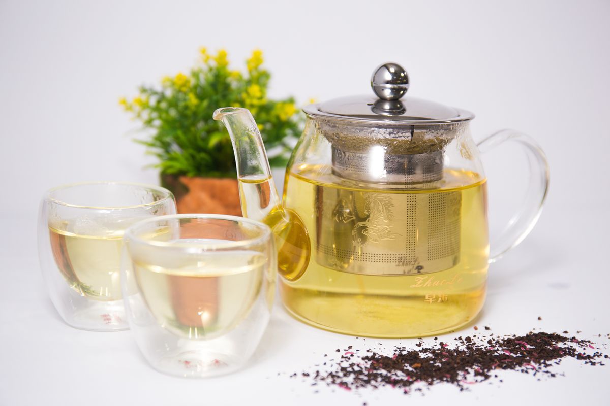 Ці кілька секретів заварювання чаю допоможуть максимально зберегти смак і користь напою. Корисний і смачний чай треба вміти правильно заварювати.