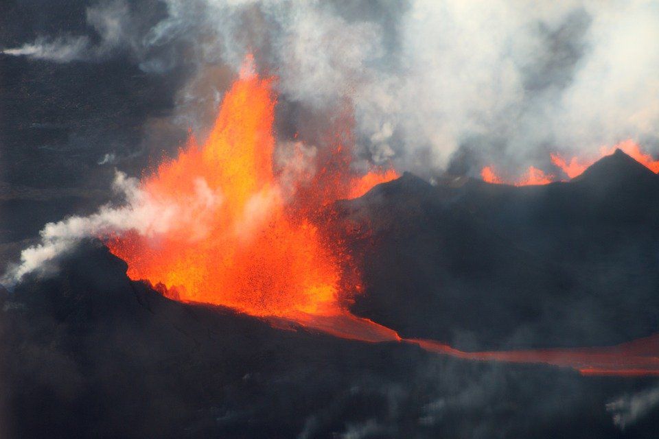 В Ісландії розпочалося потужне виверження вулкану Фаградалсфьяль. У країні вже ввели режим надзвичайної ситуації.