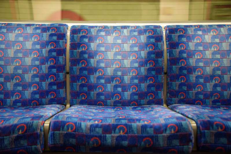 Є вагомі причини, чому оббивки сидінь в автобусах схожі на килим. Часто, перебуваючи в громадському транспорті і дивлячись в спинку сидіння, починаєш мимоволі розглядати орнаменти оббивки.
