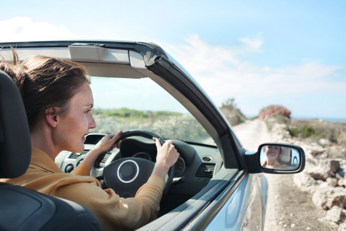 Як реагувати жінкам, якщо їх навички водіння ображають: корисні поради. Жінкам-водіям варто навчитися правильно реагувати на образи щодо їх водійських навичок.