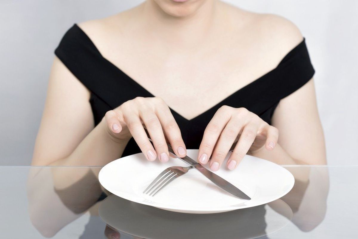 Фахівці виявили, що голодування перед дієтою покращує її результати. Голодування перед дієтою допомагає сильніше худнути.