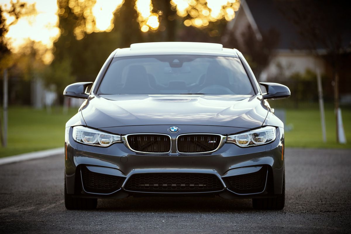 Із автомобілів BMW скоро щезнуть покажчики повороту. Моделям не потрібна деталь, якою не користуються автомобілісти.