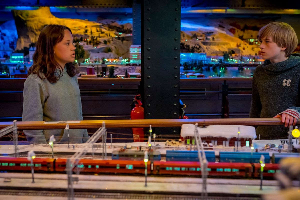 Іграшковий поїзд з мініатюрної залізниці зіграв мелодію на 2840 келихах. Всесвітньо відомий музей мініатюр у Гамбурзі встановив світовий рекорд.