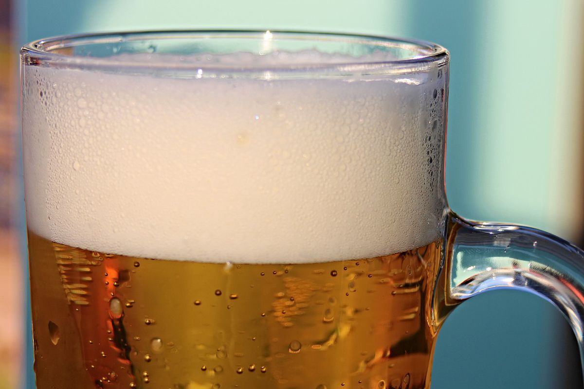 Вчені підрахували кількість бульбашок в склянці пива. Саме бульбашки переносять смак і запах напою.