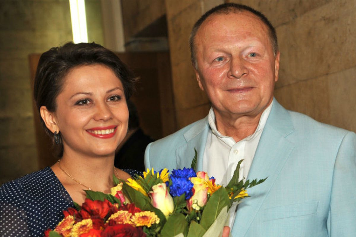 Борис Галкін став батьком у 70 — як виглядає молода дружина і дочка актора. Дружина молодша на 25 років.